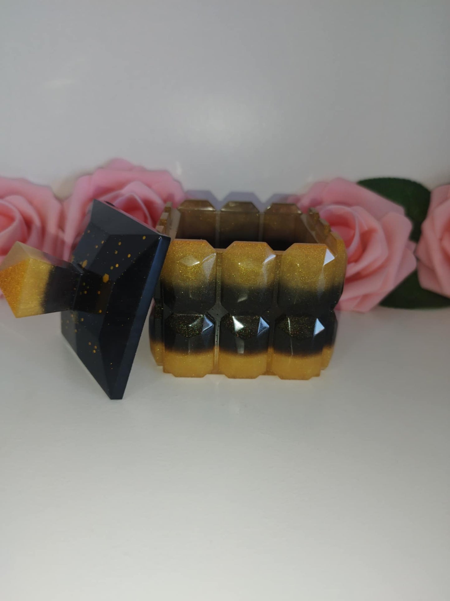 Boite carrée effet facettes
