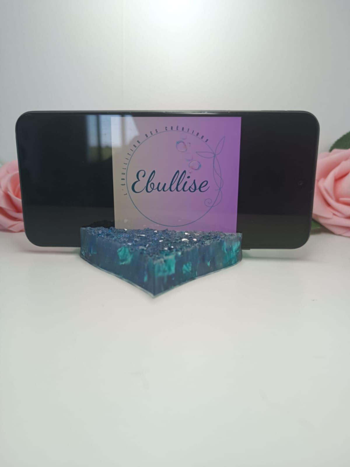 Porte téléphone effet diamant bleu et ses feuilles d'or bleues