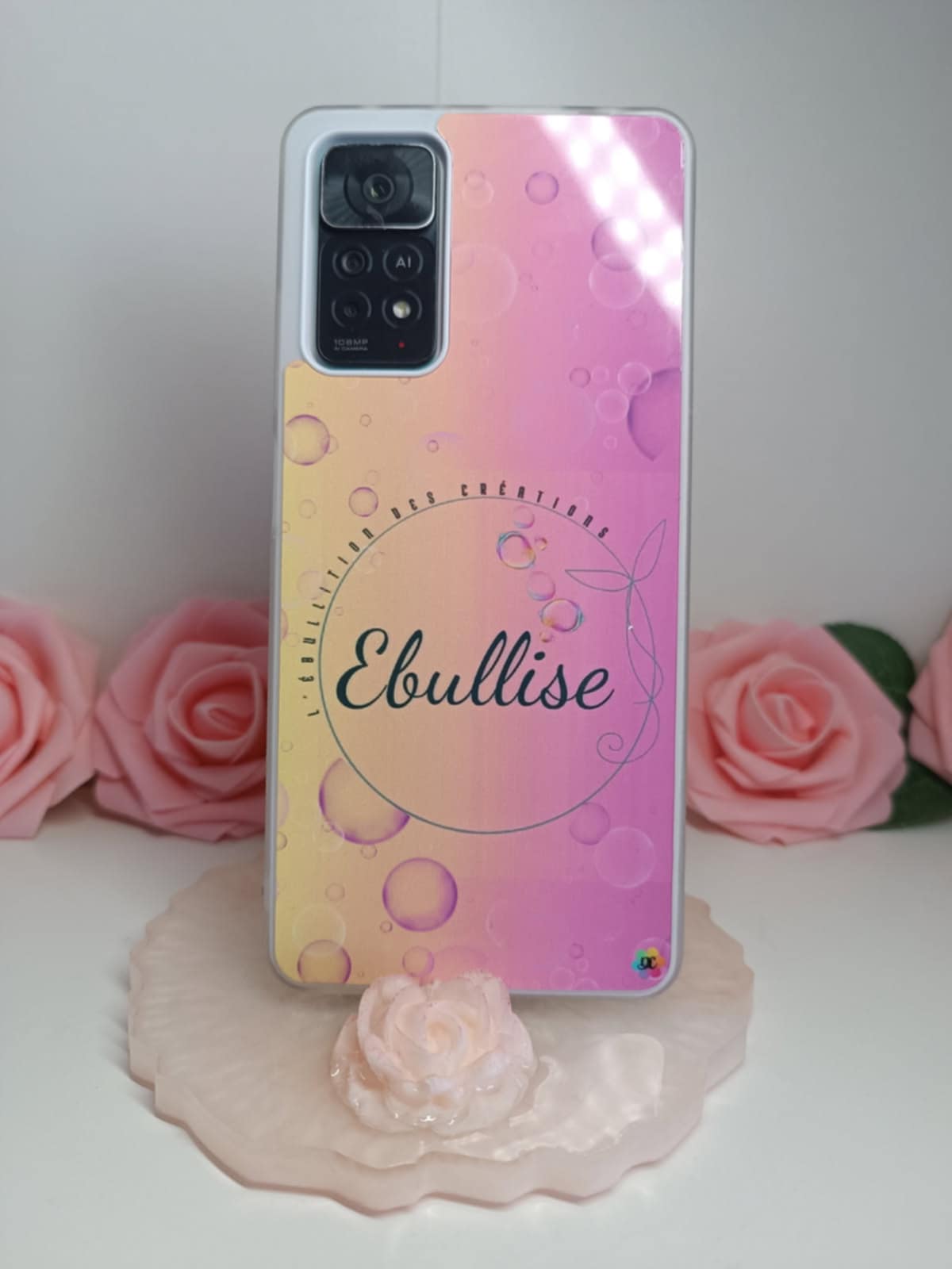 Porte téléphone femme fleurie