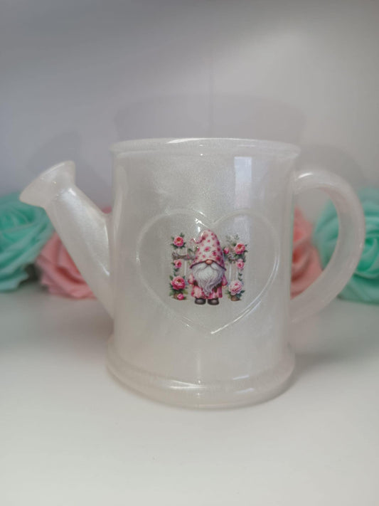 arrosoiret son petit gnome fleuri